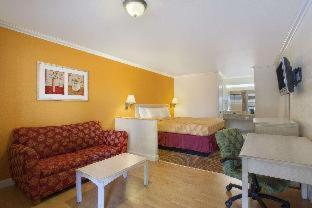 Travelodge by Wyndham Lemoore Near Naval Air Station - Lemoore - 3