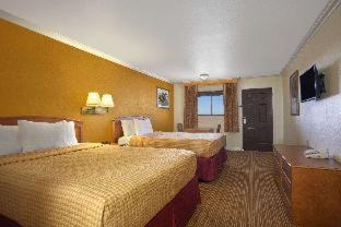 Travelodge by Wyndham Lemoore Near Naval Air Station - Lemoore - 1