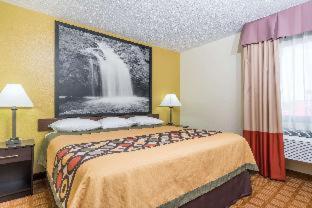 Super 8 by Wyndham Rice Lake - Rice Lake - 1
