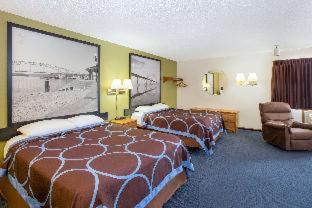 Super 8 by Wyndham Storm Lake - Storm Lake - 1