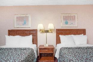 Days Inn by Wyndham Liberty - Ferndale - 9