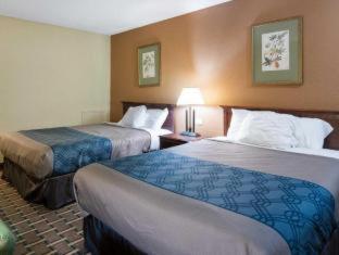 Econo Lodge Virginia Beach Town Center - 2