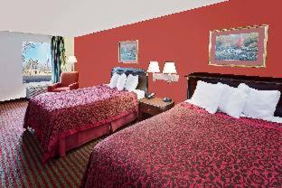Days Inn & Suites by Wyndham Opelousas - Opelousas - 1