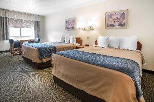Rodeway Inn Pronghorn Lodge - 8
