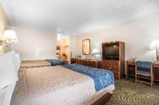 Rodeway Inn Pronghorn Lodge - 7