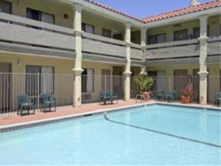 Travelodge by Wyndham Costa Mesa Newport Beach Hacienda - Costa Mesa - 7