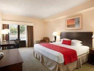 Ramada by Wyndham Newark/Wilmington - Newark - 4