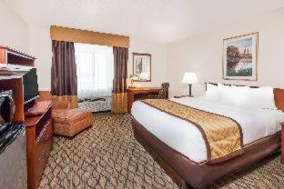 Baymont by Wyndham Grand Rapids Airport - 3