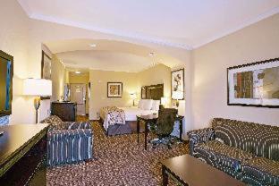 La Quinta by Wyndham Cleburne - 7