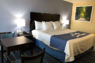 Days Inn by Wyndham Charles Town - 2