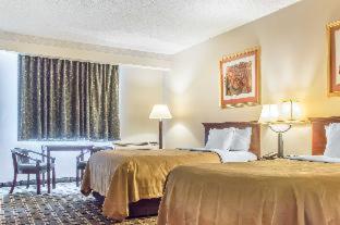 Quality Inn & Suites Palm Island Indoor Waterpark - Batavia - 2