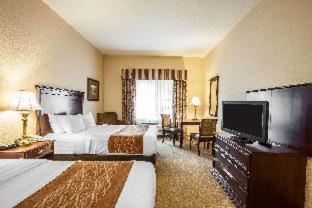 Comfort Inn & Suites McMinnville Wine Country - 1