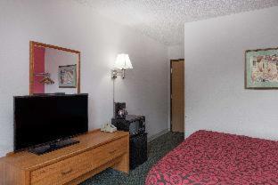 Days Inn by Wyndham Mason City - 2