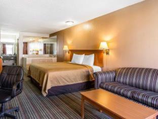 Econo Lodge Inn & Suites Near Bricktown - 6