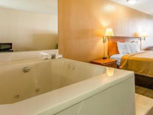 Econo Lodge Inn & Suites Near Bricktown - 4
