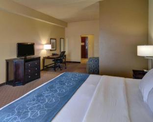 Comfort Suites Frisco - 2