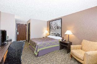 Super 8 by Wyndham Belleville - 9