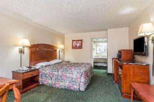 Days Inn by Wyndham Camp Springs Andrews AFB - 5