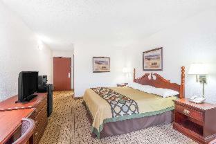 Super 8 by Wyndham Conway - Conway - 1