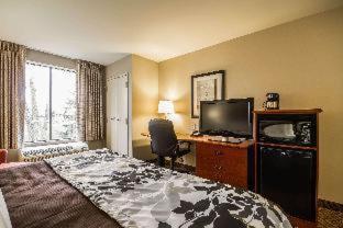 Sleep Inn & Suites Milwaukee Airport - Milwaukee - 1