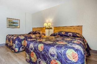 Rodeway Inn & Suites near Outlet Mall - Asheville - 8