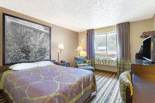 Super 8 by Wyndham Weston WV - Weston - 8