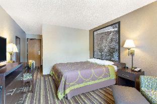 Super 8 by Wyndham Weston WV - Weston - 4