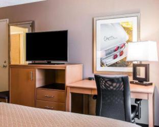 Quality Inn & Suites Warren - Detroit - 4