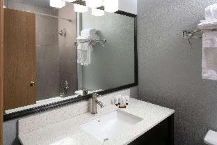 Red Lion Inn & Suites Sequim at Olympic National Park - Sequim - 5