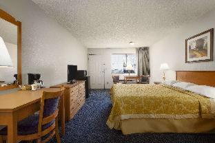 Super 8 by Wyndham Susanville - 2