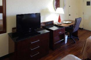 Econo Lodge Naval Station Norfolk - 3