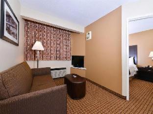 MainStay Suites Chattanooga Hamilton Place - 8