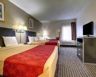 Econo Lodge Inn & Suites Diamondhead - 4
