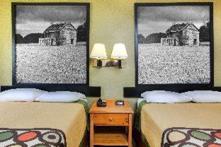 Super 8 by Wyndham Sherman - 7