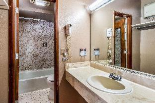 Americas Best Value Inn Franklin - 9