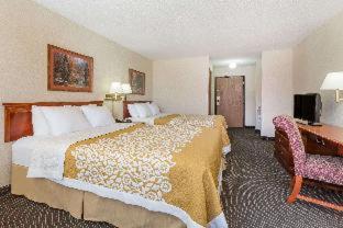 Days Inn by Wyndham Colby - Colby - 1