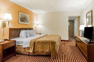 Rodeway Inn - 4