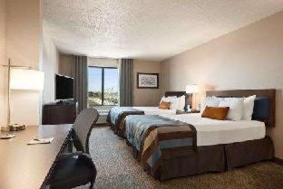Wingate by Wyndham Fargo - 6