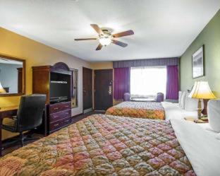 Quality Inn & Suites Cameron Park Shingle Springs - 9