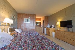 Half Moon Motel & Cottages - 8