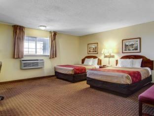 Econo Lodge Inn & Suites - 3
