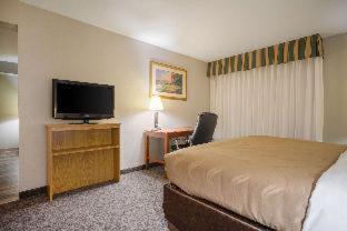 Suburban Studios I-80 Grand Island - Doniphan - 2