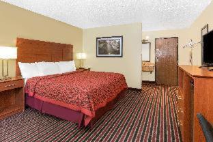 Days Inn by Wyndham Newton - Newton - 4