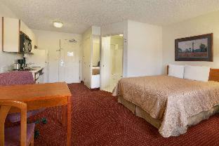 Days Inn & Suites by Wyndham Green Bay WI - Green Bay - 4