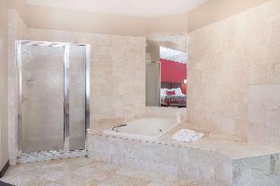 Ramada by Wyndham Hammond Hotel & Conference Center - 3