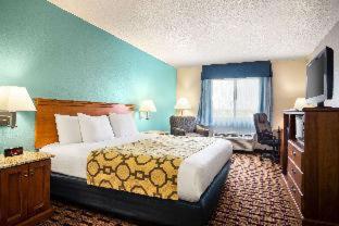 Baymont by Wyndham Warrenton - 9