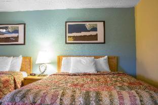 Econo Lodge Hotel Bradford - 6