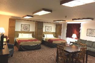 Travelodge by Wyndham Escanaba - Escanaba - 8