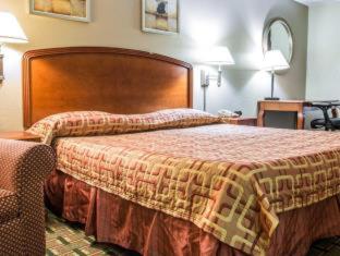 Econo Lodge - Kalamazoo - 8