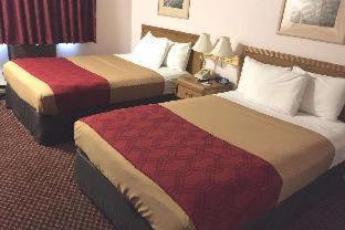 Travelodge by Wyndham Escanaba - Escanaba - 4